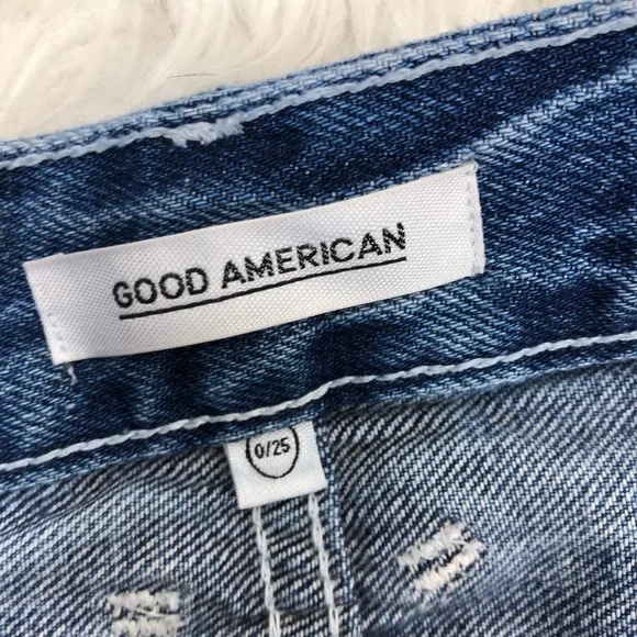 Good American- High Waist Cuttoff denim shorts - Picture 12 of 14
